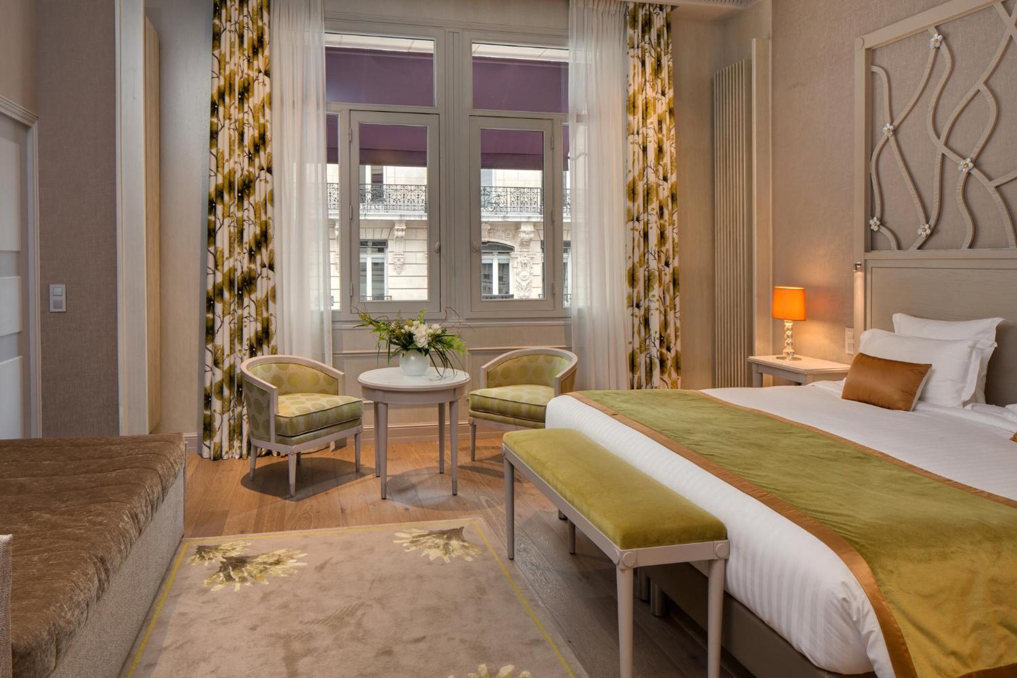 Château Frontenac Hotel Paris